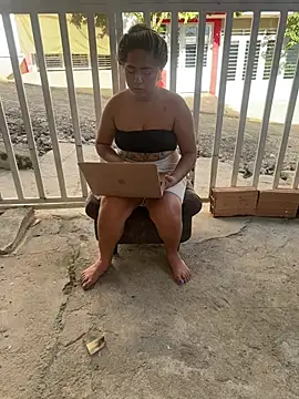 Snapshot of lunaxxx_69 chatting on 04/01/26, 09:45 lunaxxx 69 online show from 04/01/26, 09:45