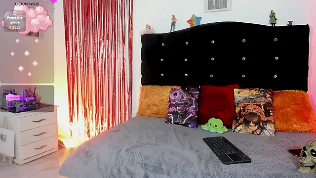 Snapshot of young_jung chatting on 10/09/25, 01:47 young jung online show from 10/09/25, 01:47