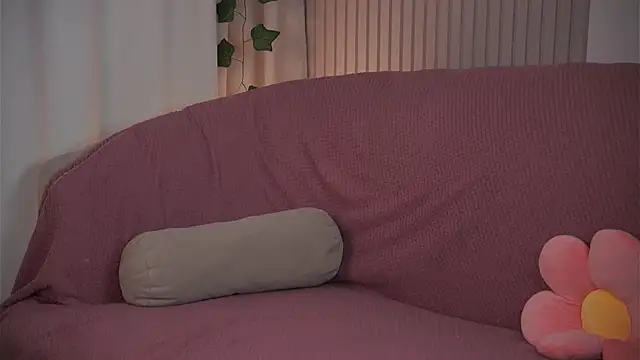 UdelaHathorne online show from 03/11/25, 01:12