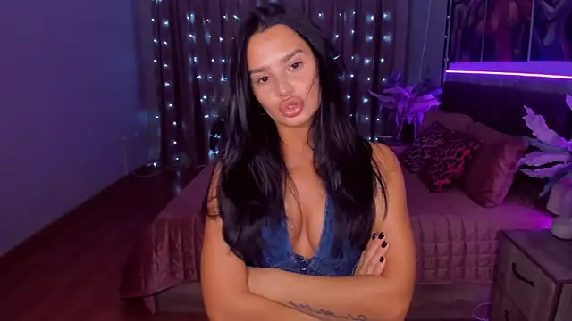 Snapshot of DanaSincere chatting on 03/18/25, 06:57 DanaSincere online show from 03/18/25, 06:57