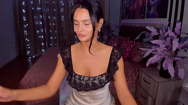 Snapshot of DanaSincere chatting on 09/17/25, 03:41 DanaSincere online show from 09/17/25, 03:41