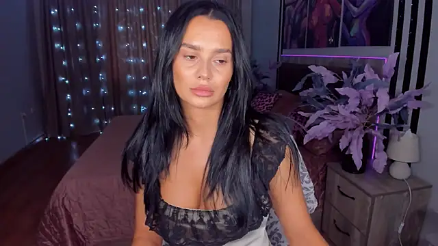 Snapshot of DanaSincere chatting on 09/27/25, 05:45 DanaSincere online show from 09/27/25, 05:45