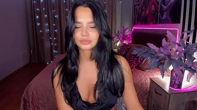 Snapshot of DanaSincere chatting on 10/21/25, 03:40 DanaSincere online show from 10/21/25, 03:40