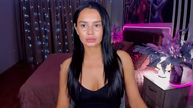 Snapshot of DanaSincere chatting on 11/11/25, 03:50 DanaSincere online show from 11/11/25, 03:50