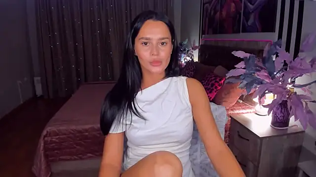 Snapshot of DanaSincere chatting on 11/14/25, 04:44 DanaSincere online show from 11/14/25, 04:44