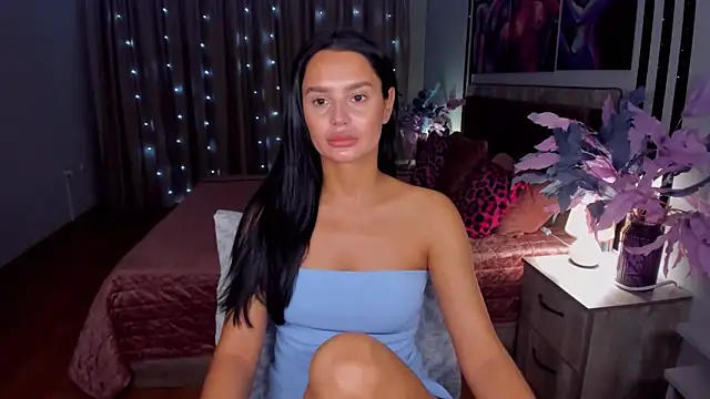 Snapshot of DanaSincere chatting on 11/30/25, 05:11 DanaSincere online show from 11/30/25, 05:11