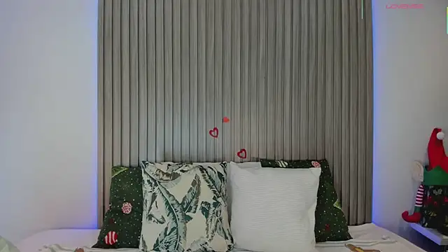 Zoe-S online show from 11/27/25, 07:05