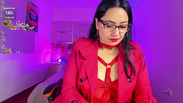 Snapshot of tamara_rouse1 chatting on 09/26/25, 04:38 tamara rouse1 online show from 09/26/25, 04:38