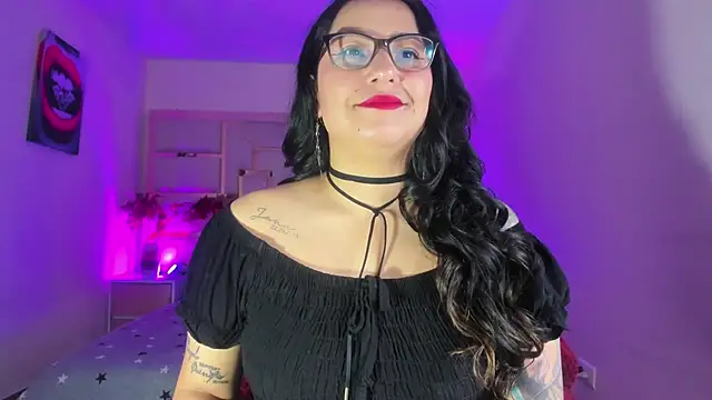 Snapshot of tamara_rouse1 chatting on 11/27/25, 04:14 tamara rouse1 online show from 11/27/25, 04:14