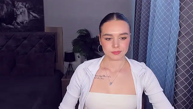 Snapshot of EmelyMason chatting on 03/07/26, 10:45 EmelyMason online show from 03/07/26, 10:45