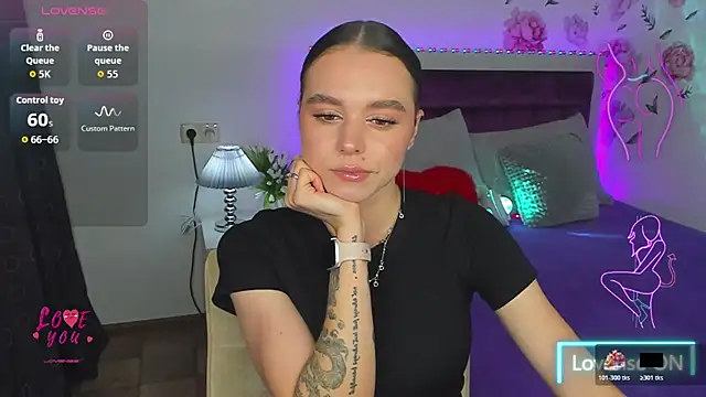 Snapshot of EmelyMason chatting on 05/20/26, 04:51 EmelyMason online show from 05/20/26, 04:51