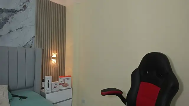 Snapshot of AGATHASMITH5 chatting on 03/28/26, 03:28 AGATHASMITH5 online show from 03/28/26, 03:28