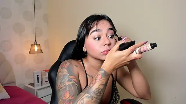 Snapshot of AGATHASMITH5 chatting on 03/30/26, 03:18 AGATHASMITH5 online show from 03/30/26, 03:18