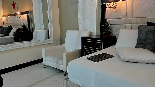 LiliJensen online show from 12/02/25, 08:15