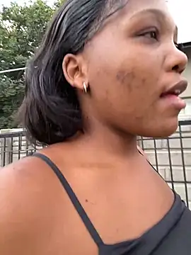 Beyoncex05 online show from 11/13/25, 04:17