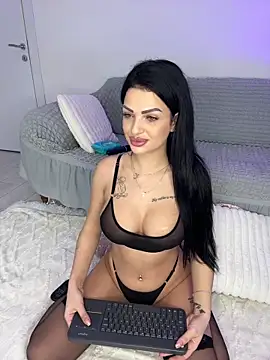 Snapshot of IrisRossie chatting on 02/05/26, 06:18 IrisRossie online show from 02/05/26, 06:18