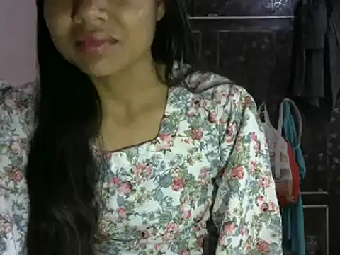 Snapshot of mayra89 chatting on 03/19/25, 02:24 mayra89 online show from 03/19/25, 02:24