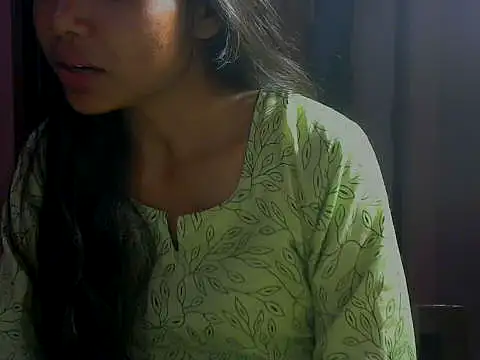 Snapshot of mayra89 chatting on 10/26/25, 02:45 mayra89 online show from 10/26/25, 02:45