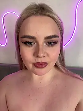 Snapshot of April_Vancee chatting on 03/14/25, 03:14 April Vancee online show from 03/14/25, 03:14