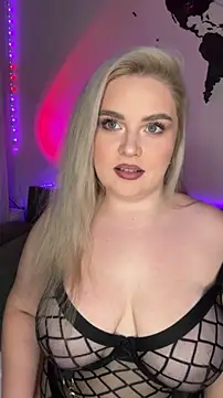 Snapshot of April_Vancee chatting on 09/25/25, 02:21 April Vancee online show from 09/25/25, 02:21