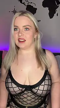 Snapshot of April_Vancee chatting on 10/14/25, 01:23 April Vancee online show from 10/14/25, 01:23