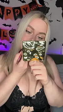 Snapshot of April_Vancee chatting on 11/02/25, 03:25 April Vancee online show from 11/02/25, 03:25