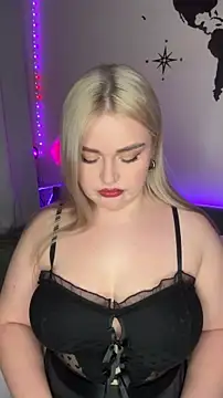 Snapshot of April_Vancee chatting on 12/04/25, 04:27 April Vancee online show from 12/04/25, 04:27