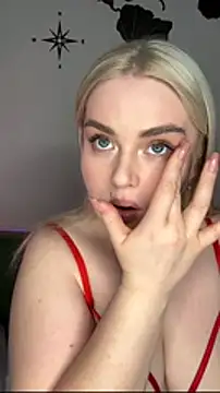 Snapshot of April_Vancee chatting on 03/09/26, 04:00 April Vancee online show from 03/09/26, 04:00