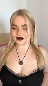 Snapshot of April_Vancee chatting on 04/17/26, 11:13 April Vancee online show from 04/17/26, 11:13