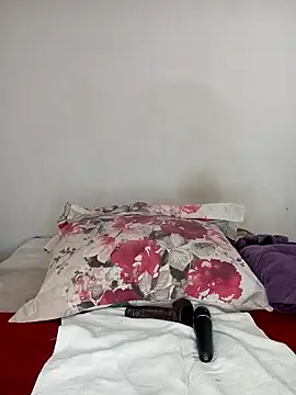 Missvixen81 online show from 03/26/26, 05:02