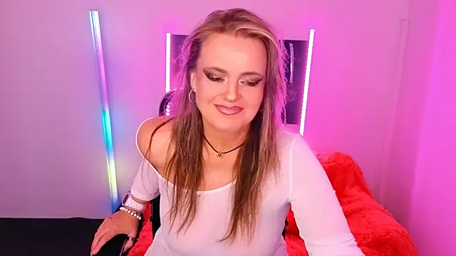 Snapshot of AnielaFox chatting on 09/16/25, 07:31 AnielaFox online show from 09/16/25, 07:31