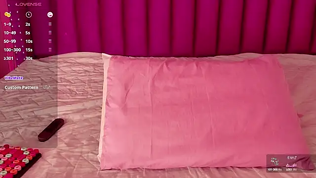 Snapshot of playfulcurvy chatting on 09/13/25, 07:57 playfulcurvy online show from 09/13/25, 07:57