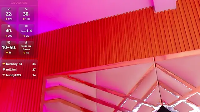 Snapshot of playfulcurvy chatting on 10/16/25, 07:37 playfulcurvy online show from 10/16/25, 07:37