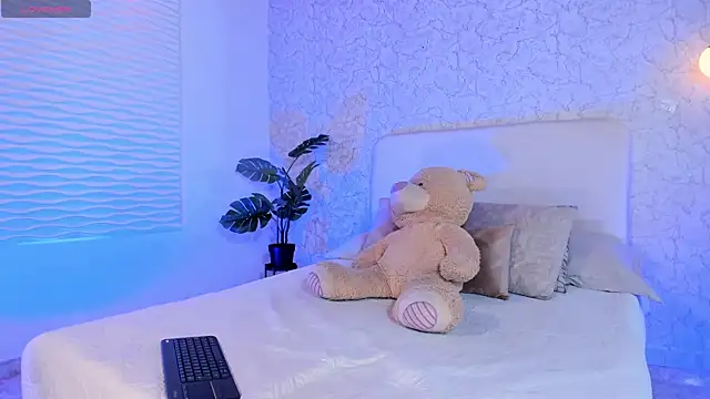 alanarouge online show from 04/14/26, 02:56