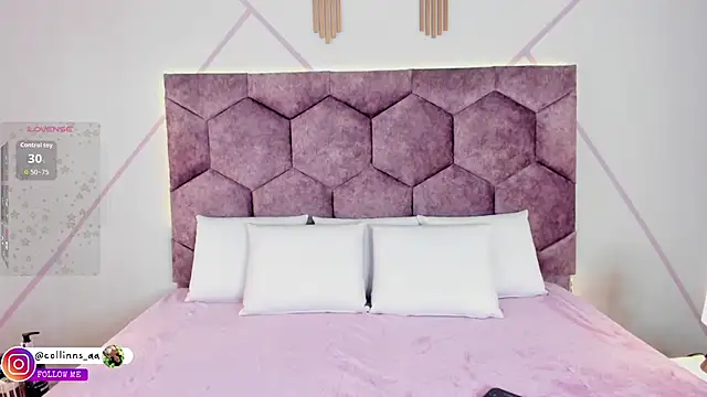 aurora collinss  online show from 10/09/25, 12:36