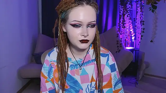 Snapshot of NicoleFlloret chatting on 03/05/25, 12:11 NicoleFlloret online show from 03/05/25, 12:11
