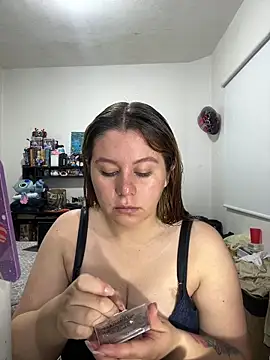 sarah t1  online show from 05/06/26, 05:40
