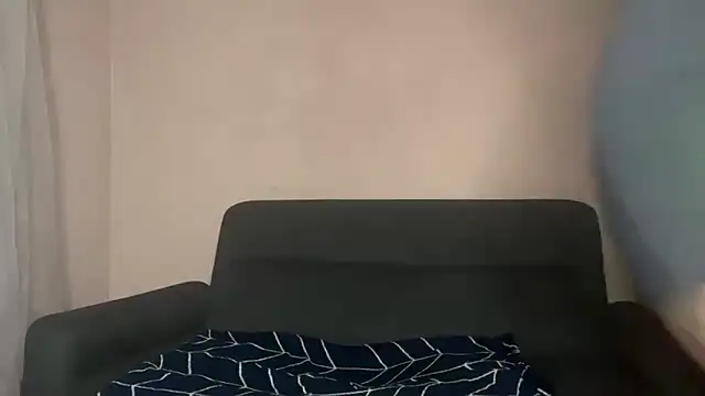 Pleasing-Chloe49 online show from 10/20/25, 05:13