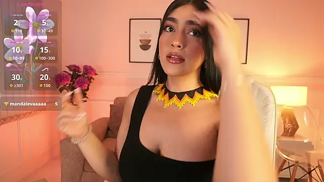 Snapshot of JulesBenett chatting on 09/23/25, 11:35 JulesBenett online show from 09/23/25, 11:35