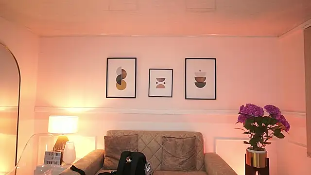 Snapshot of JulesBenett chatting on 10/10/25, 11:31 JulesBenett online show from 10/10/25, 11:31