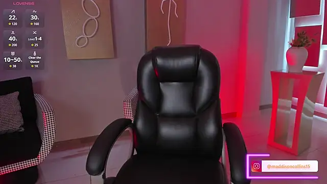 Snapshot of MaddisonCollins chatting on 04/03/26, 11:19 MaddisonCollins online show from 04/03/26, 11:19