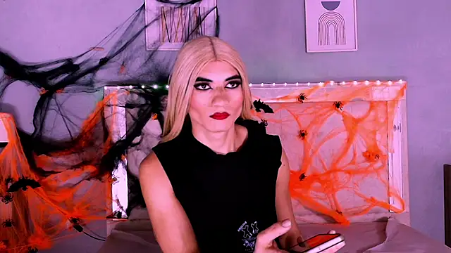 Snapshot of Emily_Castillo_1 chatting on 10/08/25, 04:54 Emily Castillo 1 online show from 10/08/25, 04:54