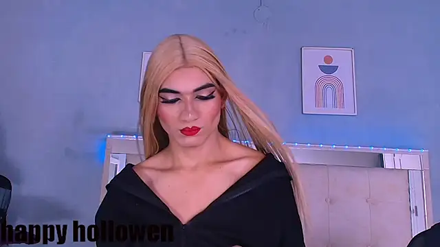 Snapshot of Emily_Castillo_1 chatting on 10/15/25, 05:07 Emily Castillo 1 online show from 10/15/25, 05:07