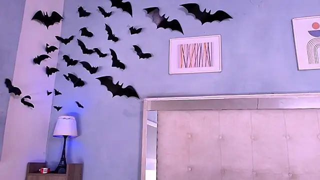 Snapshot of Emily_Castillo_1 chatting on 11/14/25, 04:33 Emily Castillo 1 online show from 11/14/25, 04:33