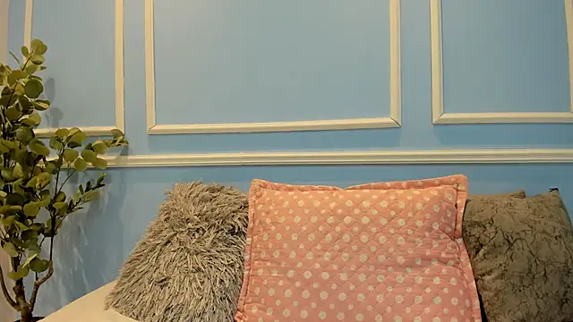 Lucy Canel online show from 10/02/25, 06:59