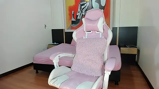 i am karoll online show from 11/18/25, 07:07