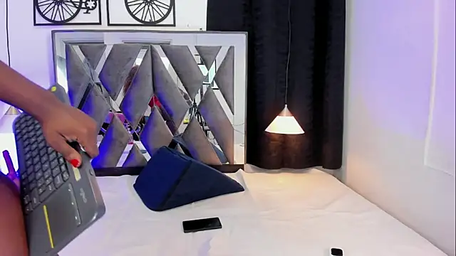 Snapshot of CandyMartinez_ chatting on 03/13/26, 08:15 CandyMartinez online show from 03/13/26, 08:15