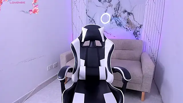 LexiAndDeker online show from 09/29/25, 05:29