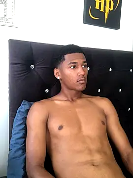 Snapshot of LexiAndDeker chatting on 11/10/25, 06:18 LexiAndDeker online show from 11/10/25, 06:18