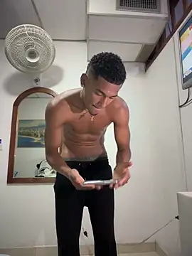 Snapshot of LexiAndDeker chatting on 02/08/26, 06:00 LexiAndDeker online show from 02/08/26, 06:00